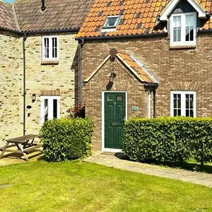 https://dream-weaver-2-bedroomed-cottage-on-the-bay-filey-with.yorkshirehotels.net